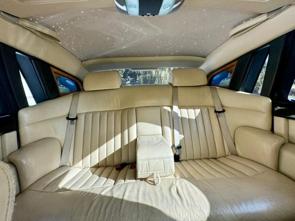 Rolls-Royce Spectre: view 3