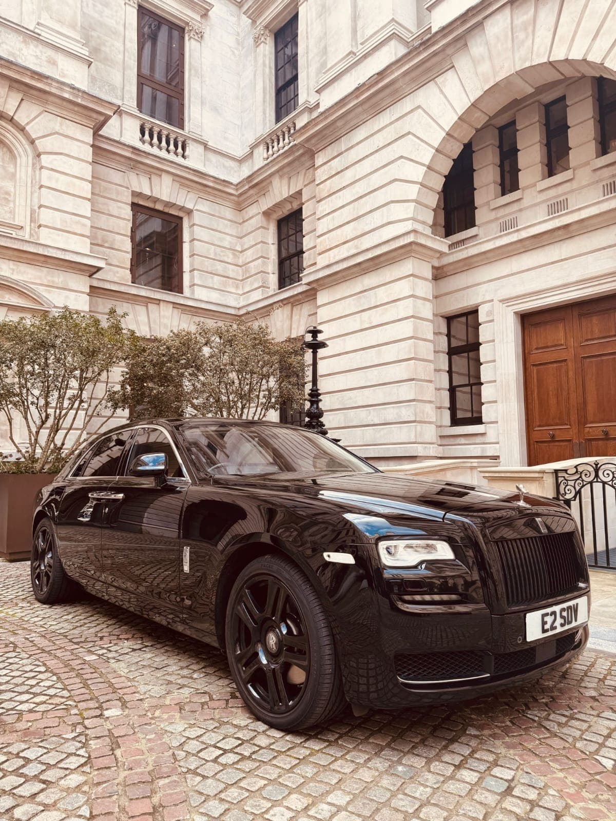 Rolls-Royce Cullinan — view 1