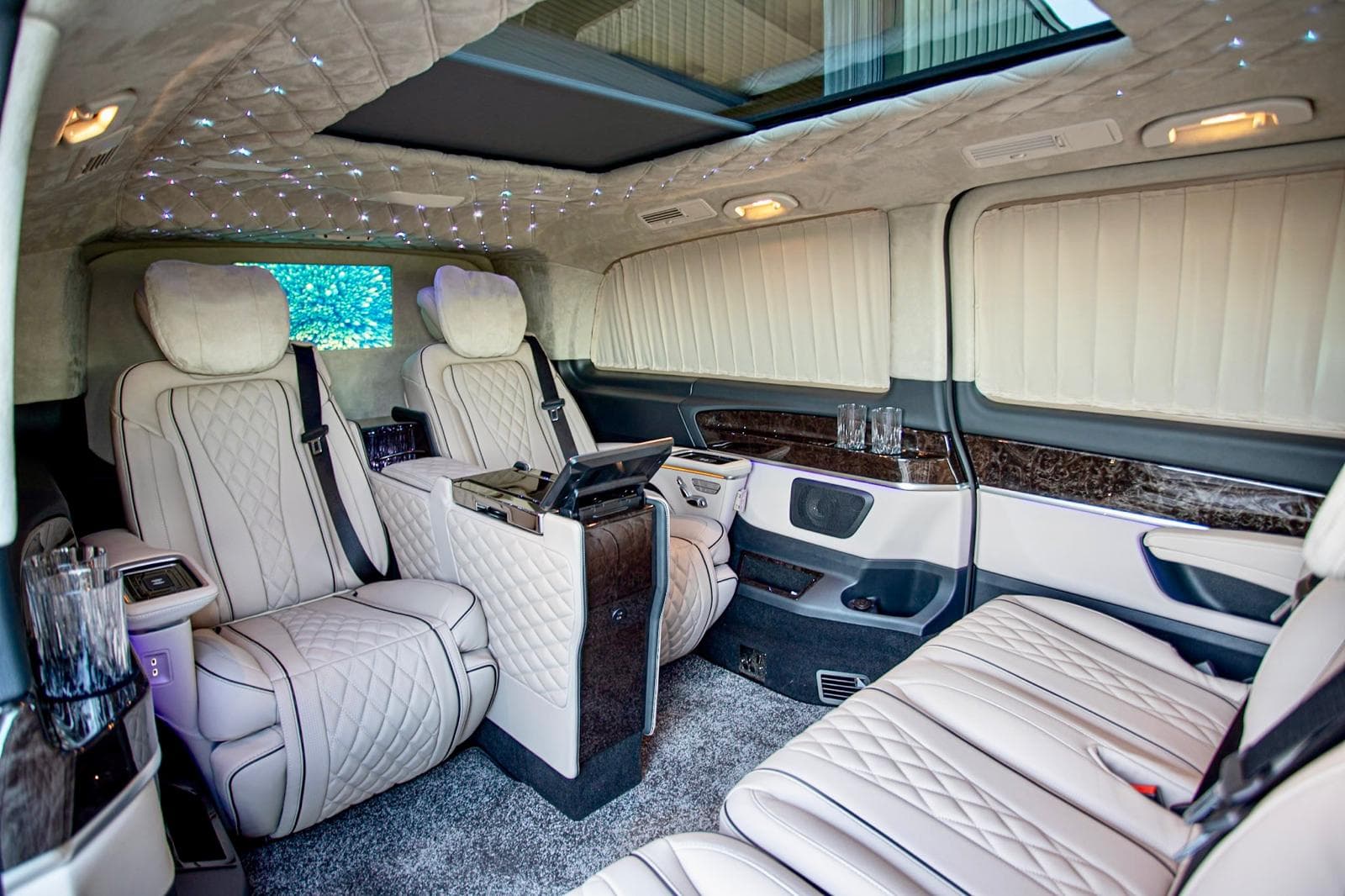 Mercedes V-Class VIP Senzati: view 3